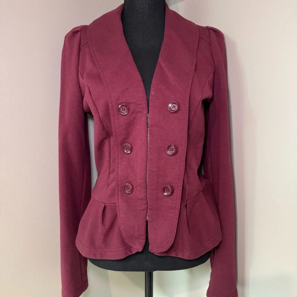 Ambition Women’s Jacket Maroon Round Collar Zip Button Design‎ Stretch Size M